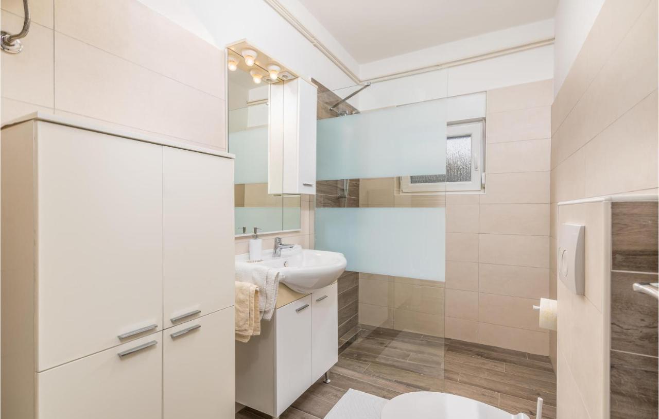 Stunning Apartment In Krk With Kitchen Krk Town Exterior foto