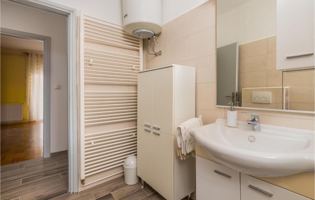 Stunning Apartment In Krk With Kitchen Krk Town Exterior foto