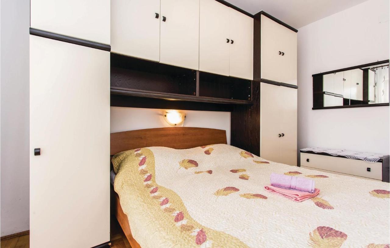 Stunning Apartment In Krk With Kitchen Krk Town Exterior foto