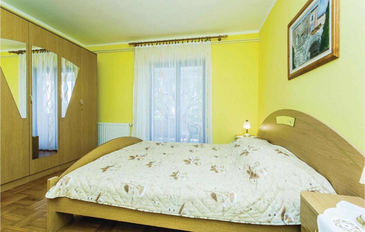 Stunning Apartment In Krk With Kitchen Krk Town Exterior foto
