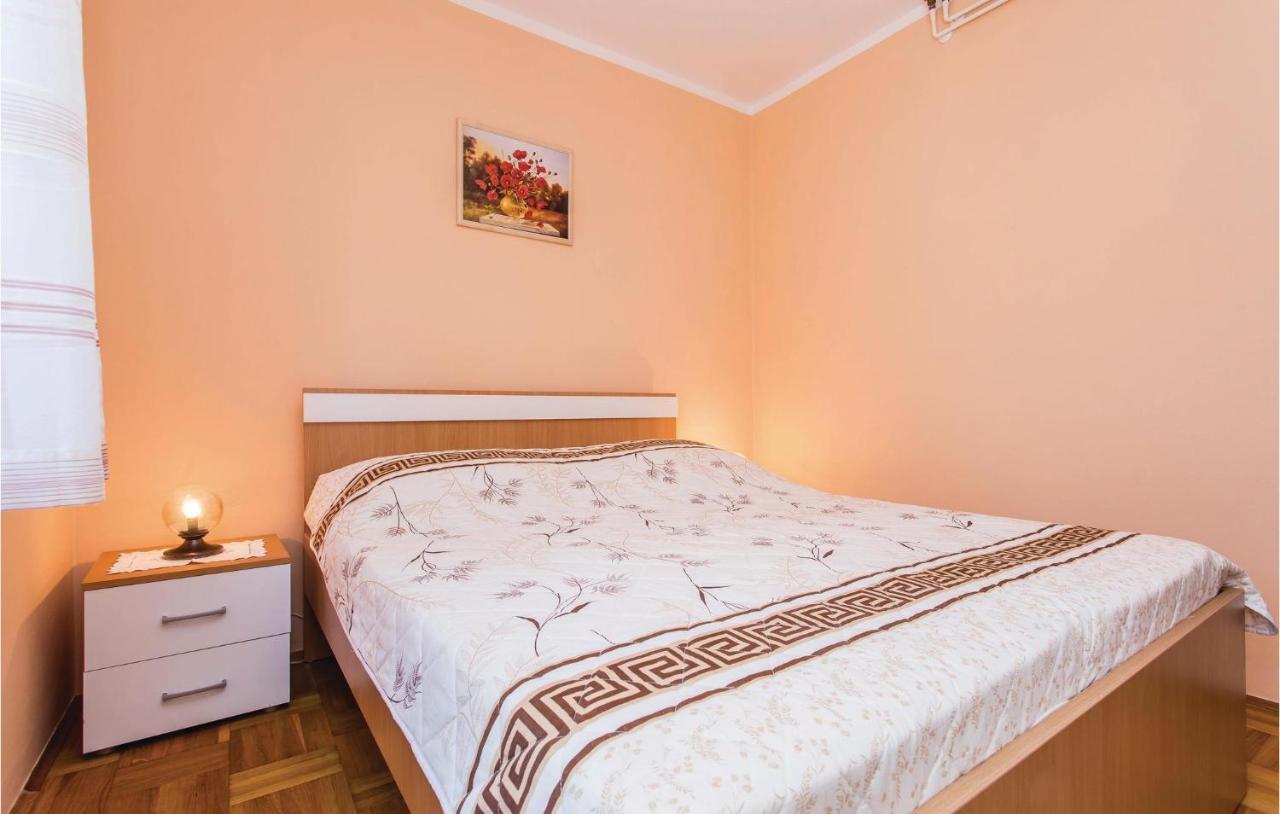 Stunning Apartment In Krk With Kitchen Krk Town Exterior foto