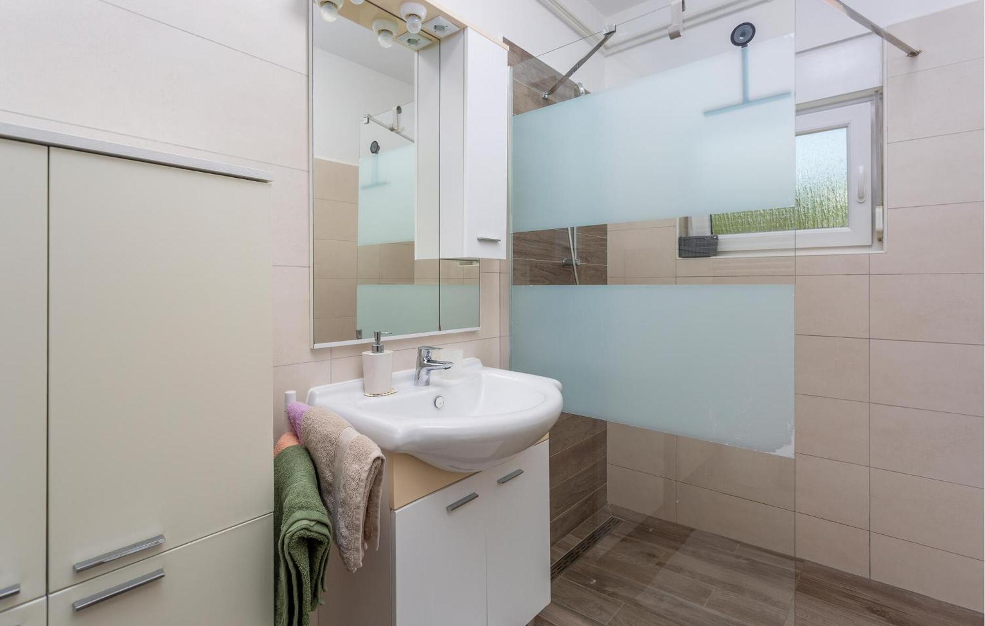Stunning Apartment In Krk With Kitchen Krk Town Exterior foto
