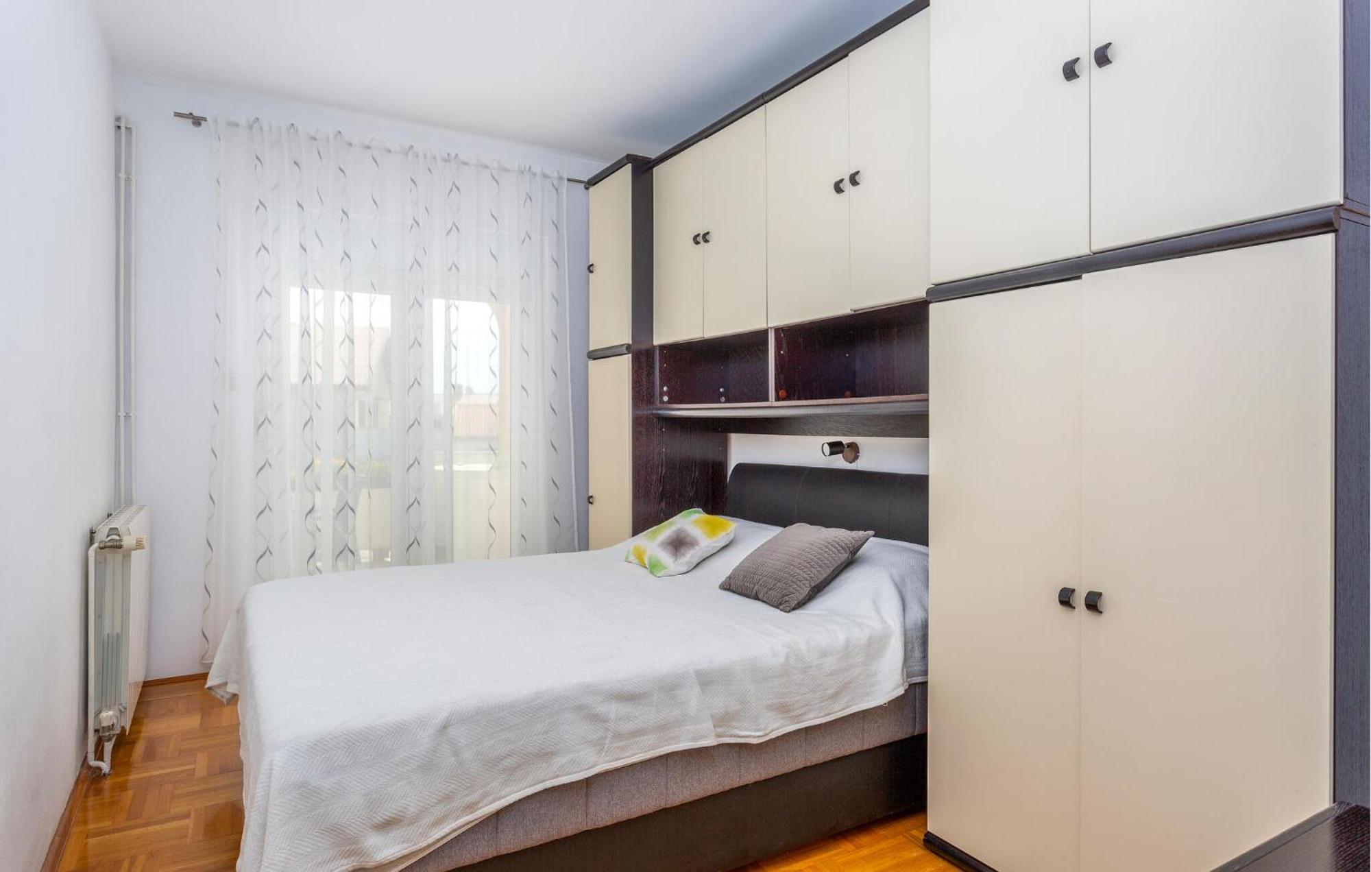 Stunning Apartment In Krk With Kitchen Krk Town Exterior foto